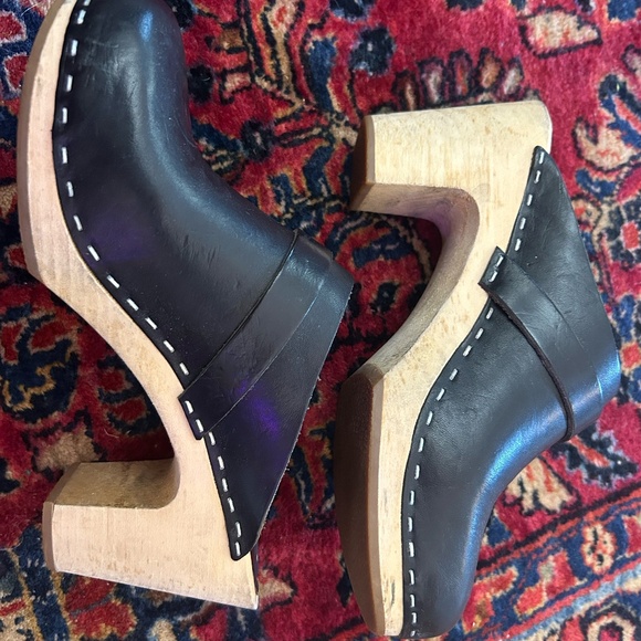 Swedish Hasbeens "Slip in Classic" Black Clogs - Picture 5 of 9